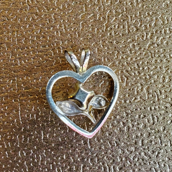 Heart/ flower 10k gold pendant - Picture 1 of 5